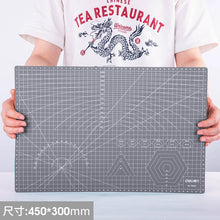 将图片加载到图库查看器，得力a3切割垫板手工A2切割板手账大号手工模型美术垫板鼠标垫绘画学生用A4写字雕刻板diy防割裁纸软桌垫
