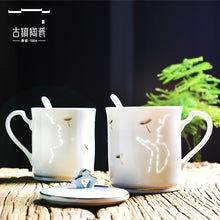 将图片加载到图库查看器，古镇陶瓷景德镇玲珑陶瓷茶杯马克杯带盖带勺简约水杯杯子情侣杯
